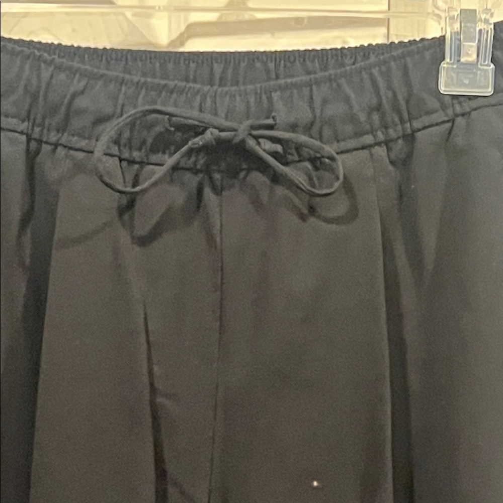 Old Navy Black Joggers - Picture 3 of 7